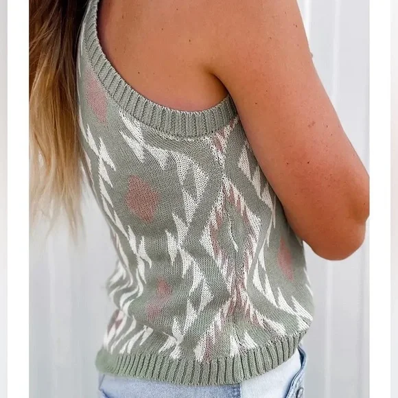 NWT Aztec Outing Crewneck Sweater Tank - Picture 6 of 7